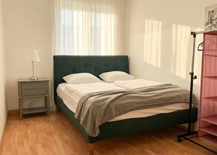 Cozy 3br With Living Near Belvedere Palace *