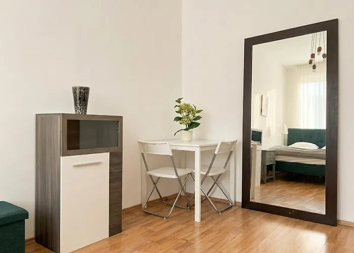 Cozy 3br With Living Near Belvedere Palace וינה